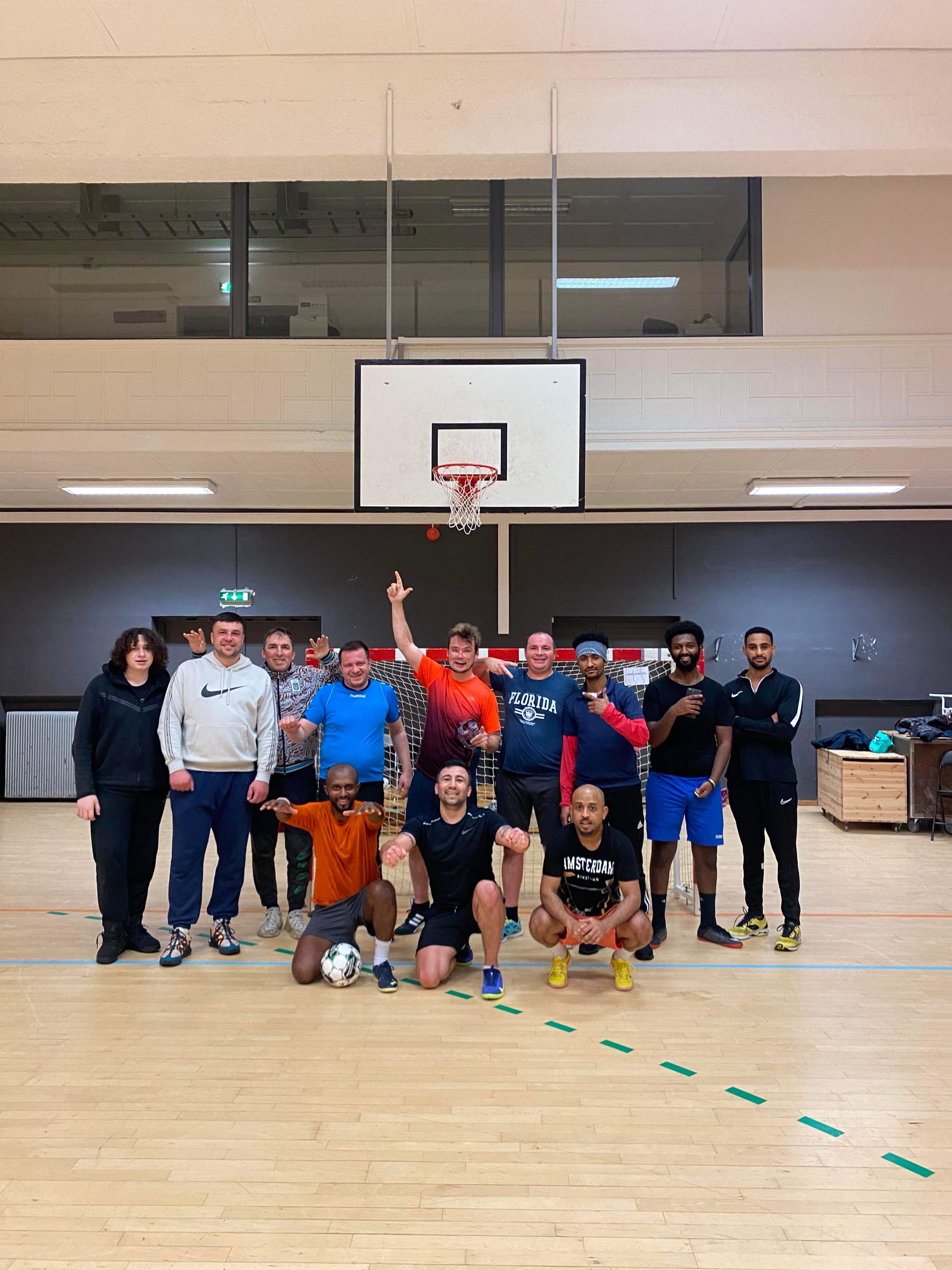 Lagbilde fotballtrening. Mannsgrupper for samfunn-, arbeid-, og språkkompetanse