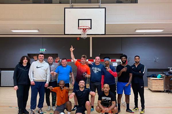 Lagbilde fotballtrening. Mannsgrupper for samfunn-, arbeid-, og språkkompetanse